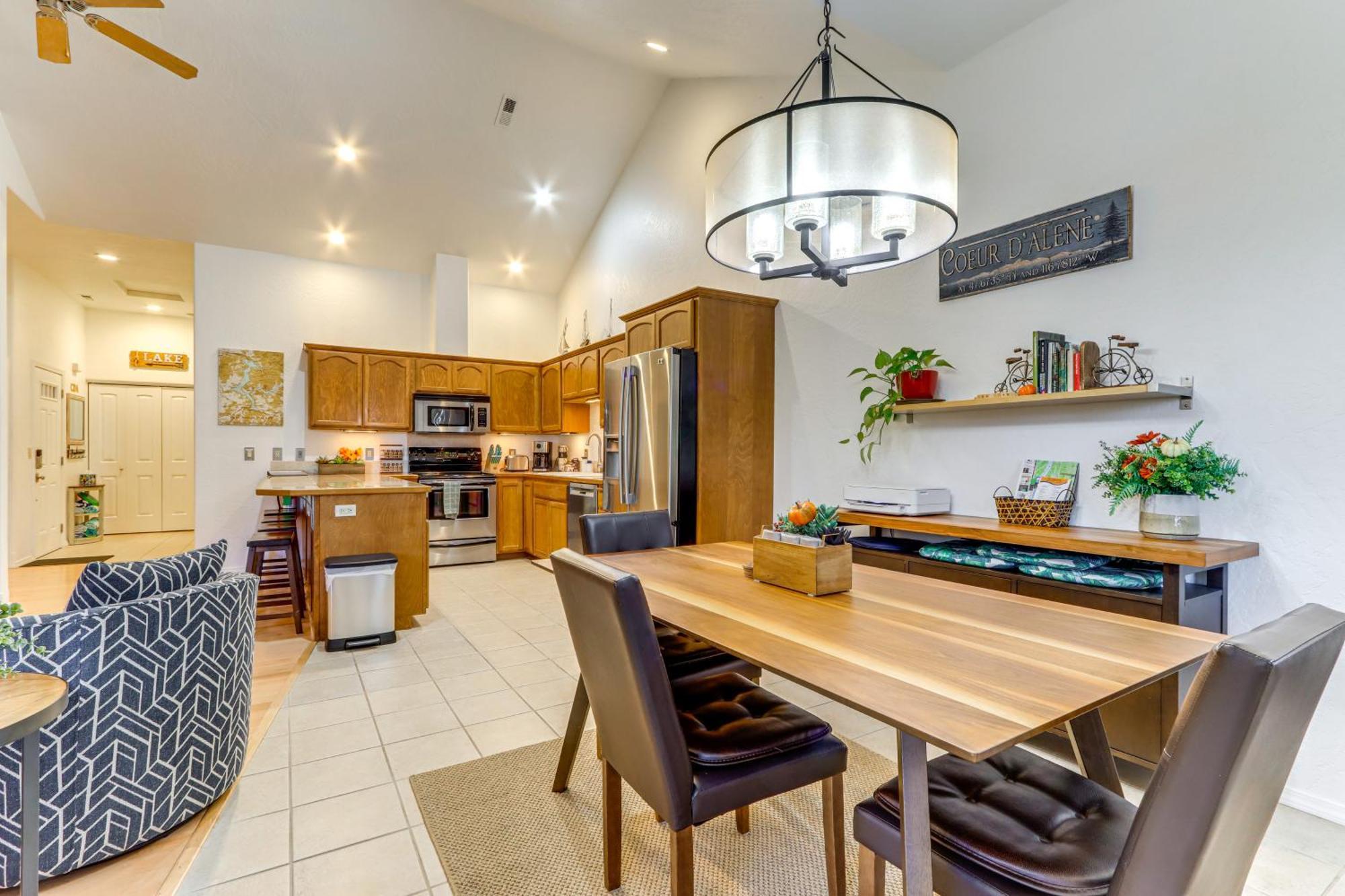 Modern Coeur Dalene Getaway Condo Walk Downtown! Coeur d'Alene Zewnętrze zdjęcie